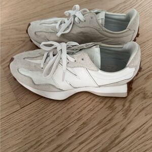 New Balance 327 size 6.5